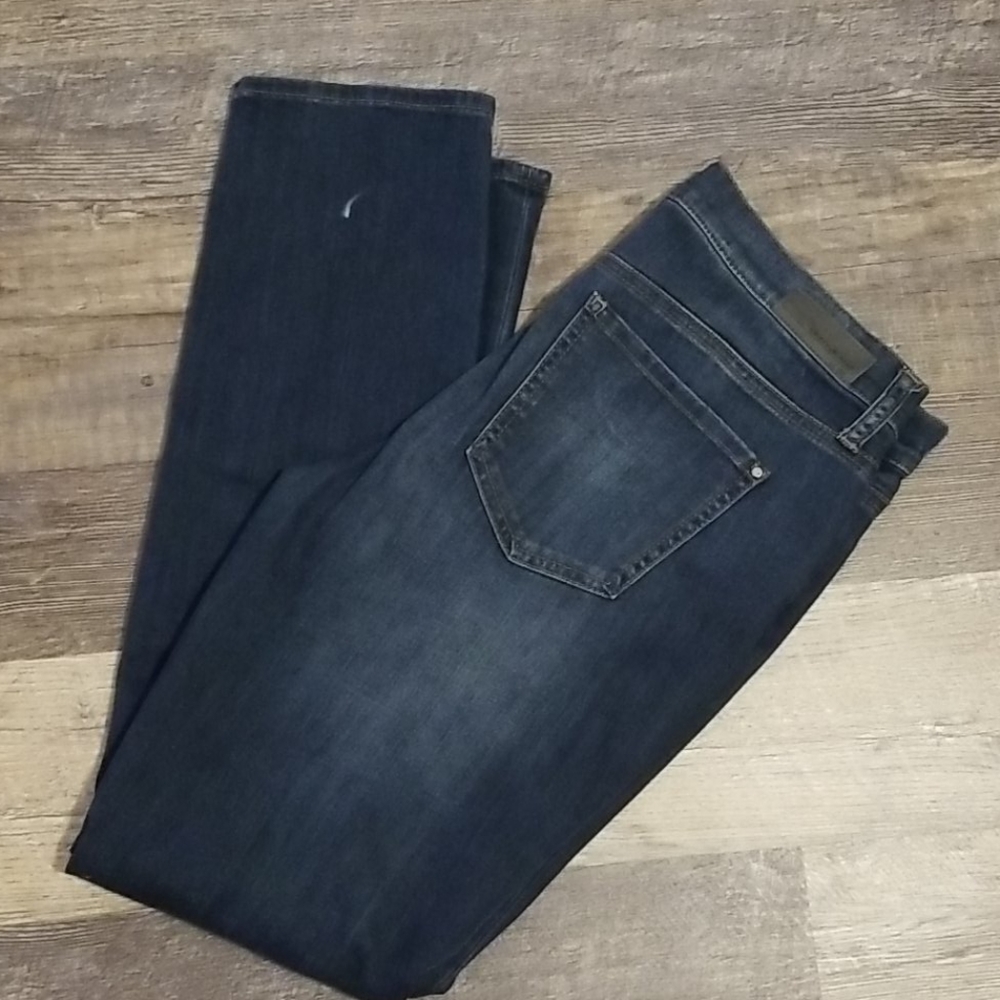 DKNY JEANS